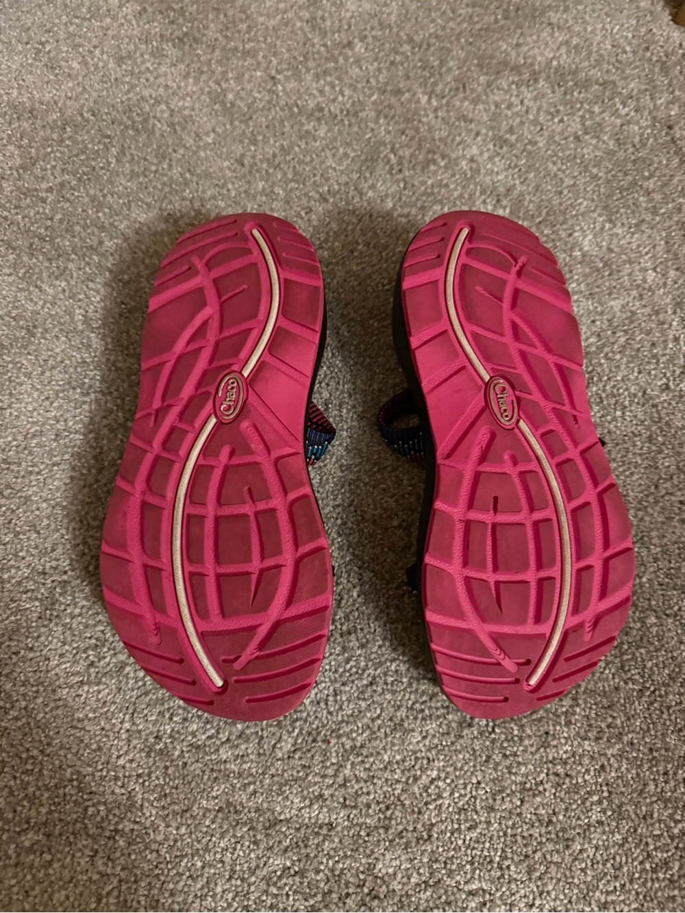 Chaco Women’s Sandal - size 6 - Picture 2 of 2